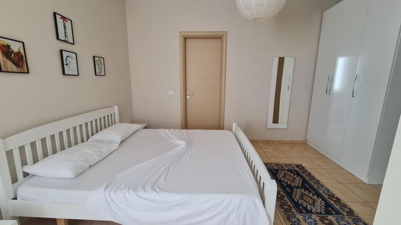 Vlorë The Place מראה חיצוני תמונה